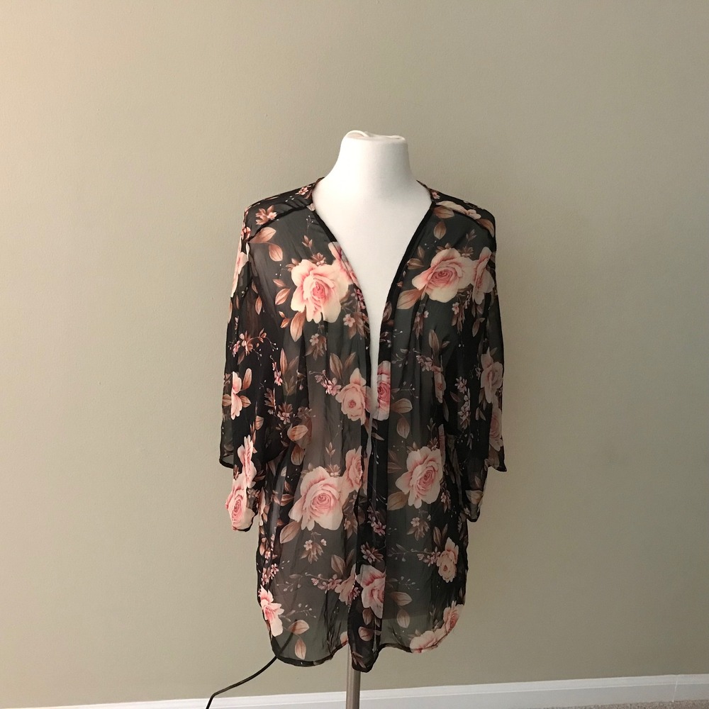 American Eagle Outfitters Women's Sheer Black Floral Long Sleeve Kimono  XS/S